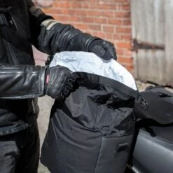 Kriega Solo 18 Saddlebag -Motorfietsuitrustings Winkel kriega saddlebag detail3