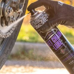 Muc-Off Wet Chain Lube Kettingspray 400ml -Motorfietsuitrustings Winkel muc off chain lube wet westher 400ml